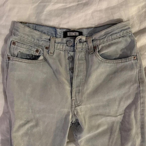 REFORMATION LEVIS ripped butt cheek out 26 - Picture 3 of 7